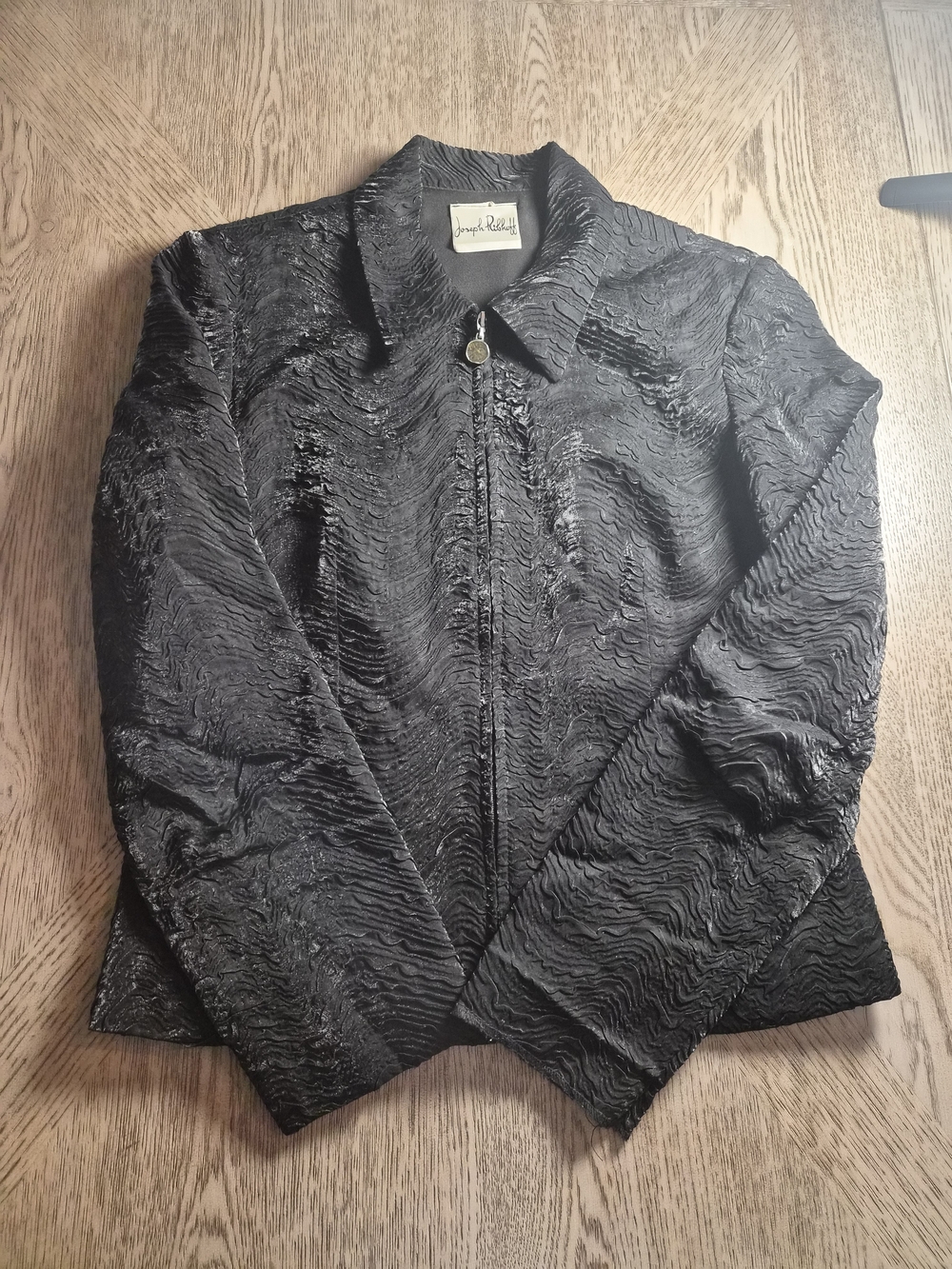 Women's Black Textured Zip-Front Jacket - Joseph Ribkoff